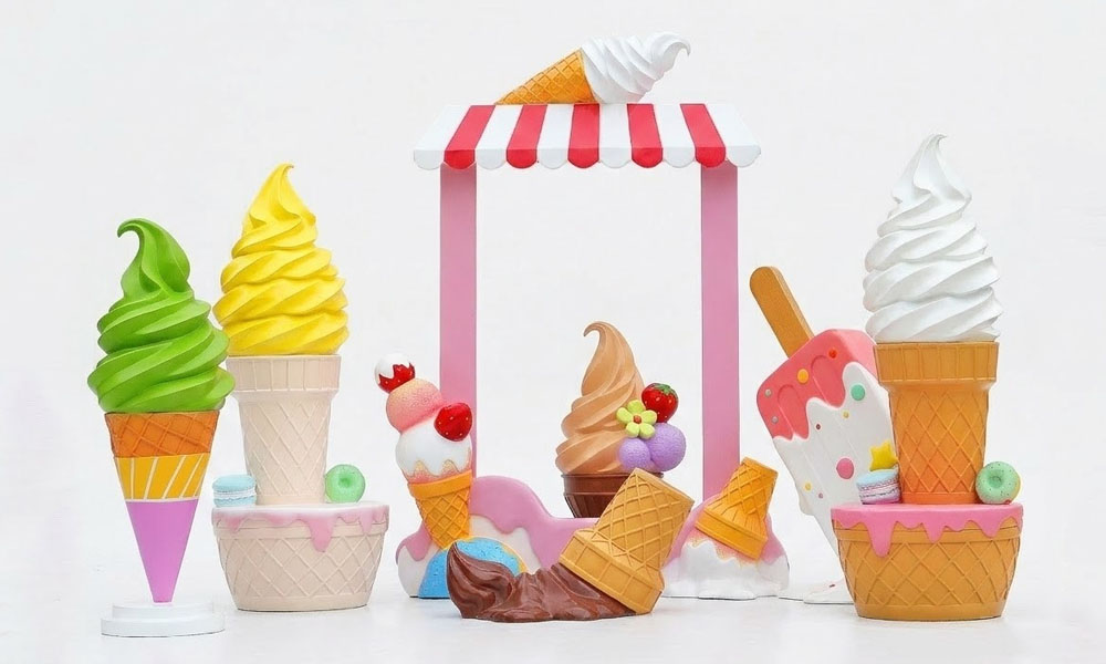 3D Ice Cream & Cake Sculptures for Dessert Shop