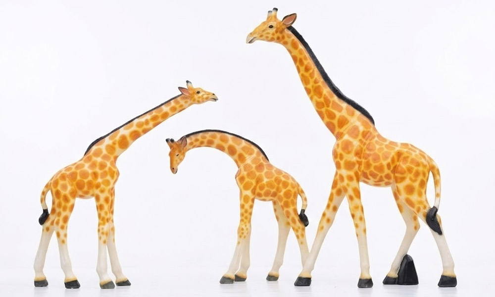 Life-Sized Giraffe Garden Statues Outdoor Safari Sculptures