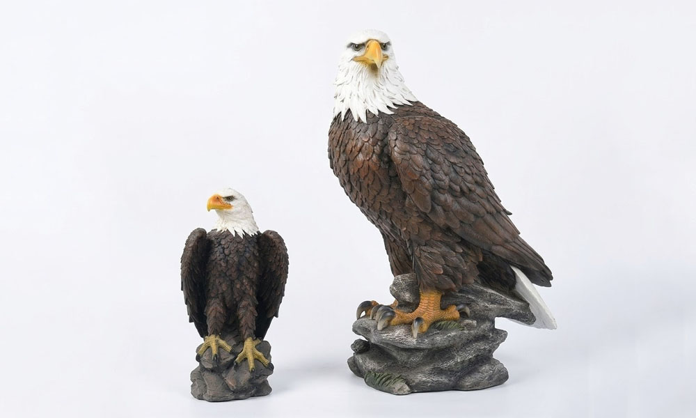 Outdoor Lifelike Resin Bald Eagle Garden Statue