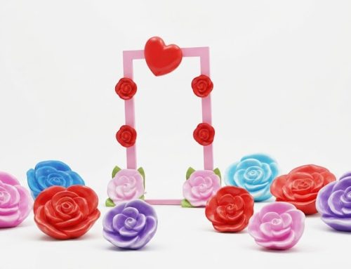 Vibrant Outdoor Rose Sculptures for Wedding Backdrop Prop