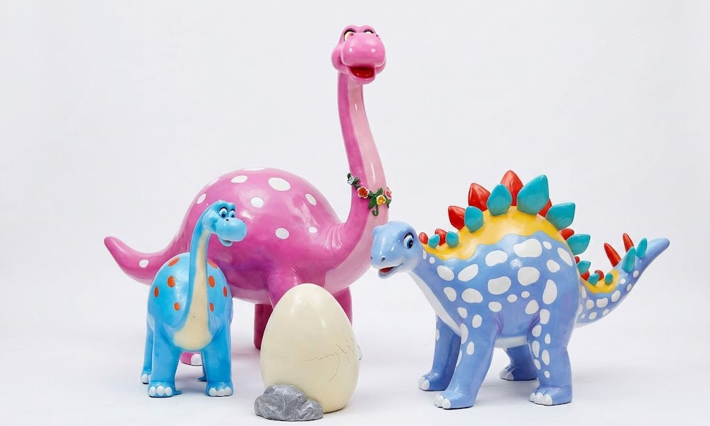 Custom Cartoon Dinosaur Sculptures for Interactive Photo-Ops