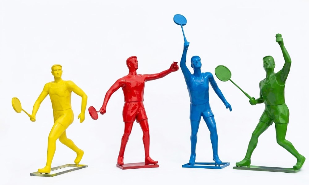 Custom Outdoor Sports Sculptures Resin Badminton Figures